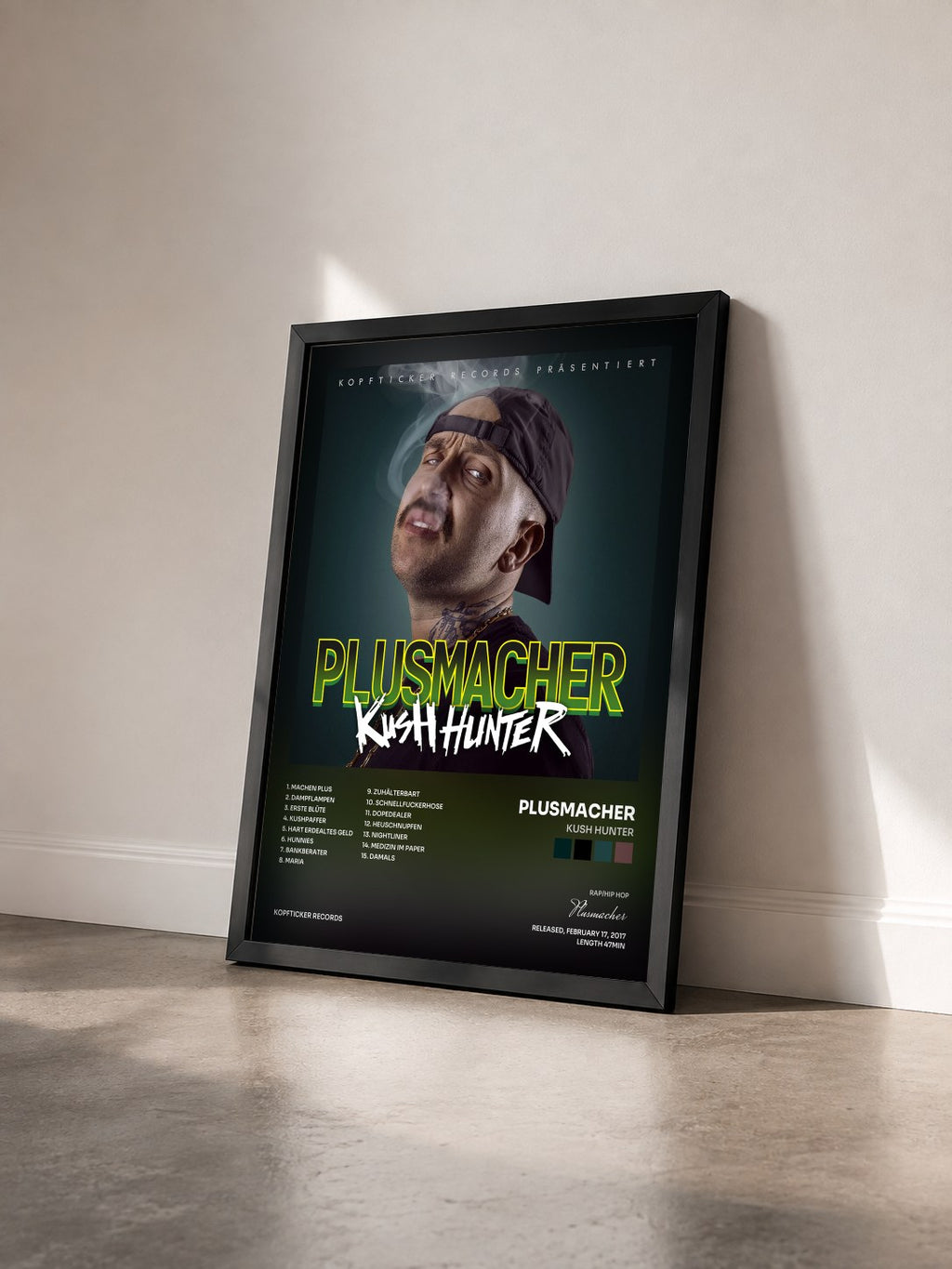 #noir Tableau de l'album Kush Hunter de Plusmacher vu de trois quarts, cadre noir