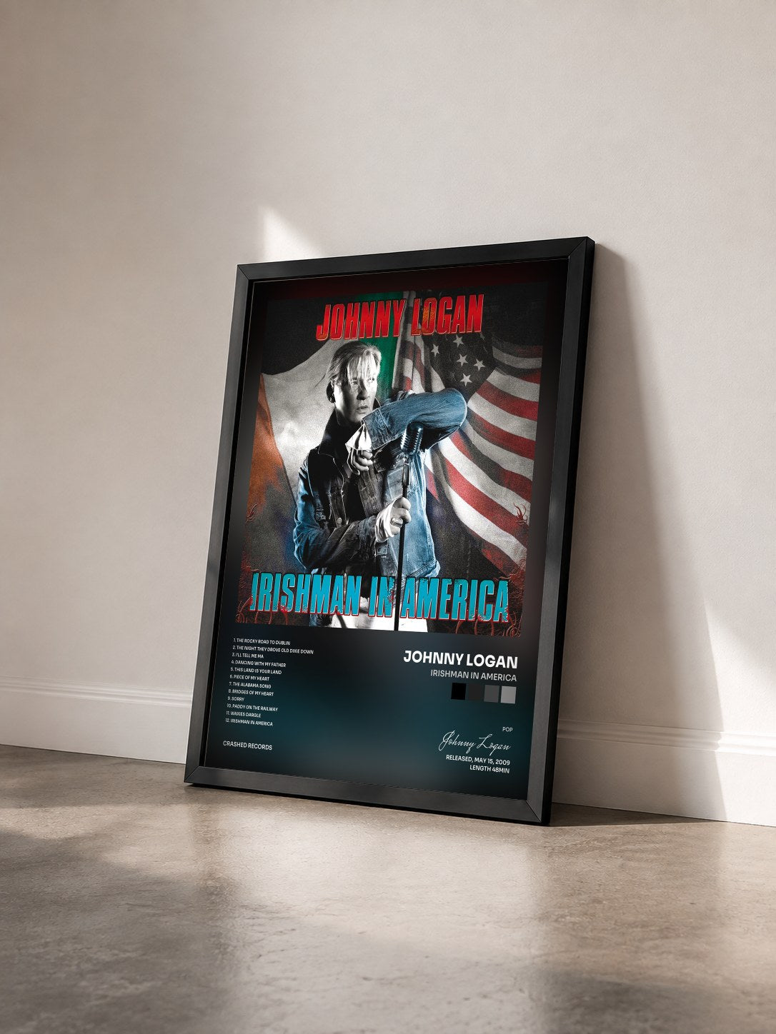 #noir Tableau de l'album Irishman in America de Johnny Logan vu de trois quarts, cadre noir