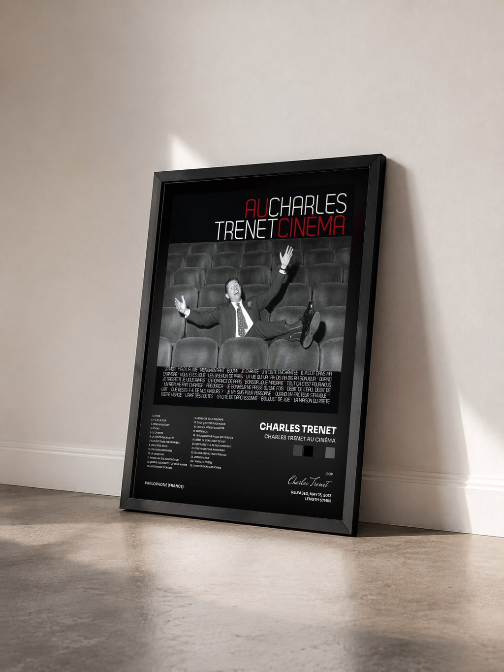 #noir Charles Trenet au Cinéma di Charles Trenet in stampa incorniciata vista di tre quarti, cornice nera