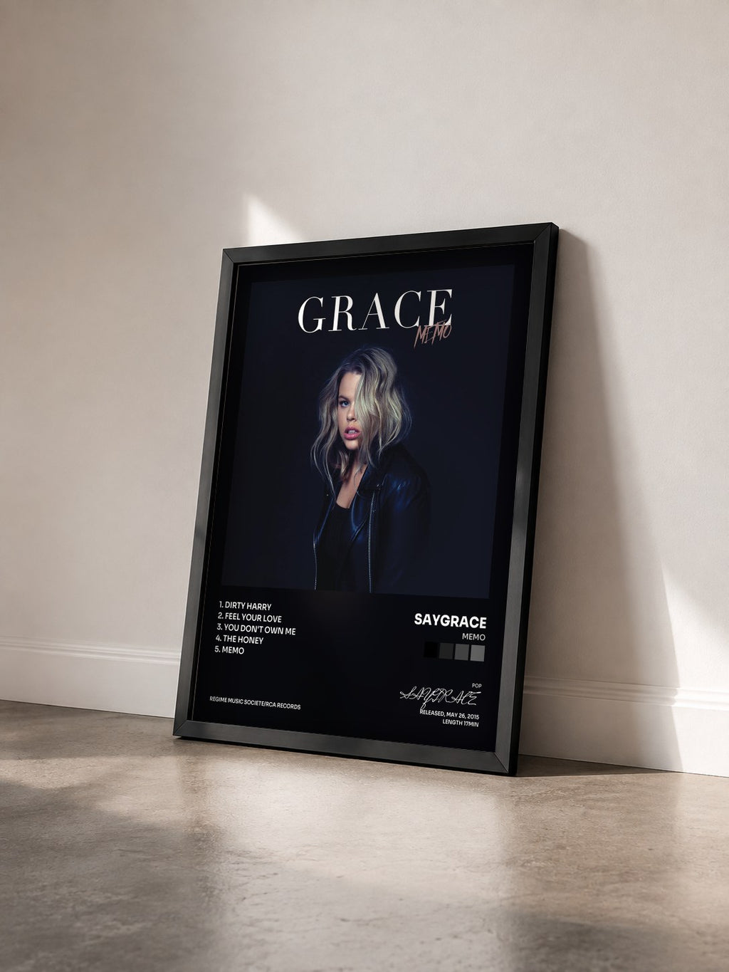 #noir Tableau de l'album Memo de SAYGRACE vu de trois quarts, cadre noir