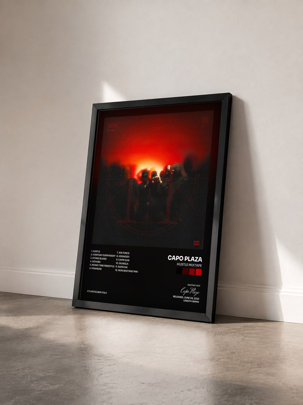 #noir Tableau de l'album Hustle Mixtape de Capo Plaza vu de trois quarts, cadre noir