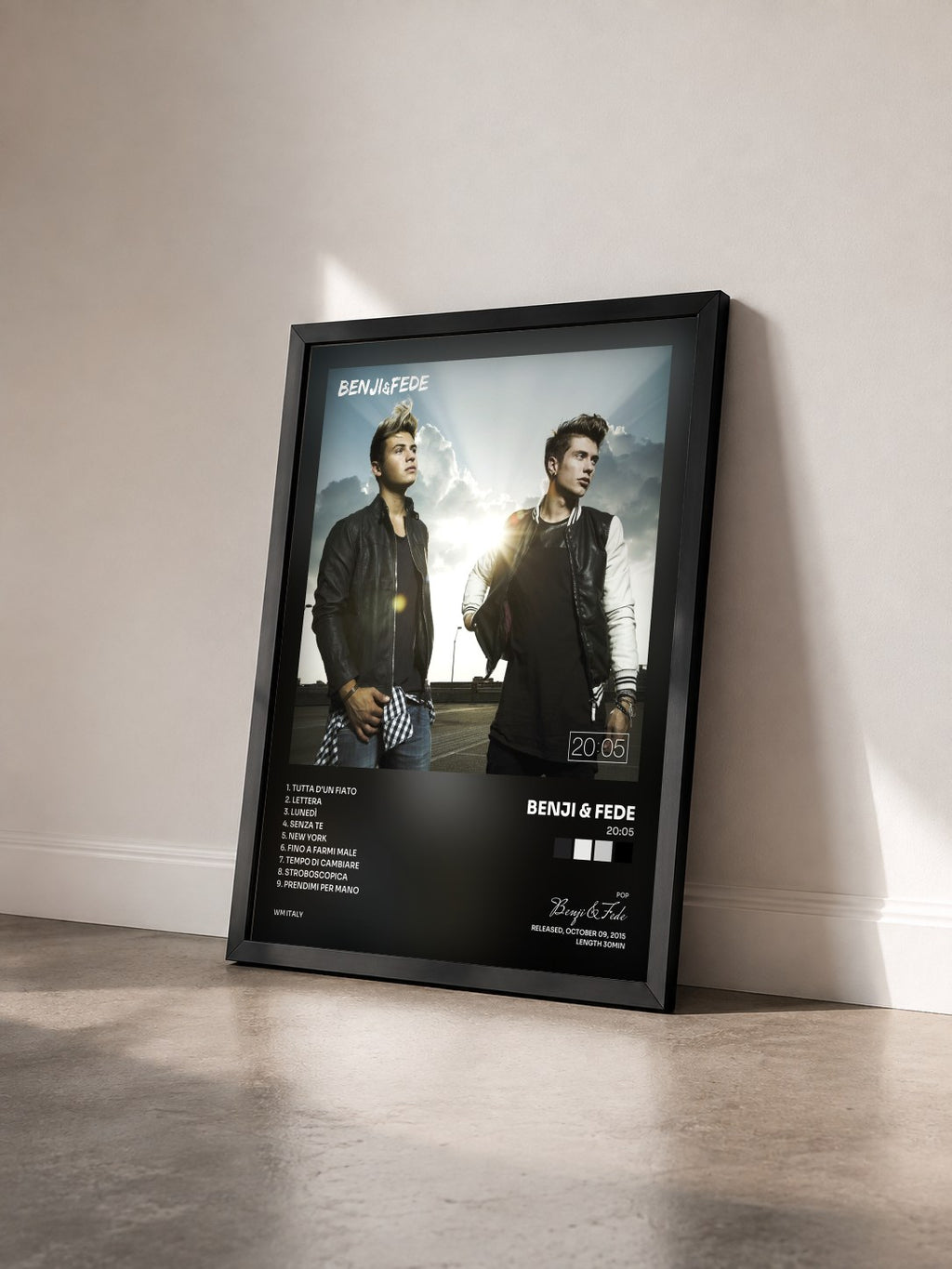 #noir Tableau de l'album 20:05 de Benji & Fede vu de trois quarts, cadre noir