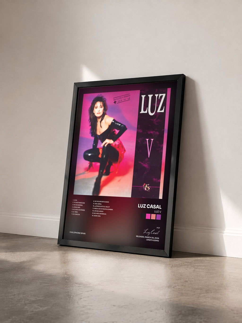 #noir Tableau de l'album Luz V de Luz Casal vu de trois quarts, cadre noir