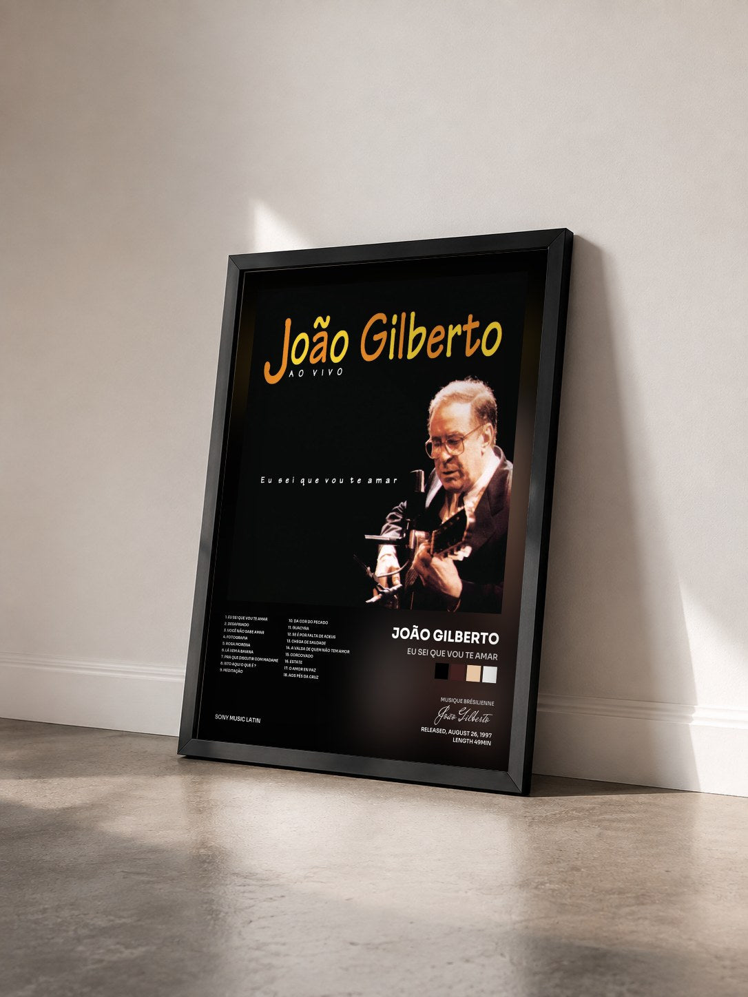 #noir Tableau de l'album Eu Sei Que Vou Te Amar de João Gilberto vu de trois quarts, cadre noir