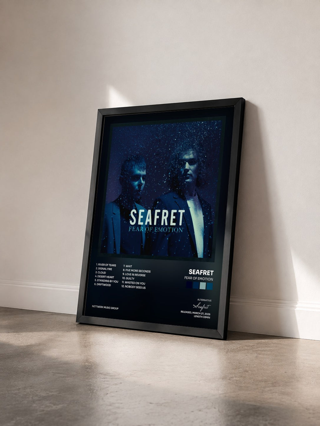 #noir Tableau de l'album Fear Of Emotion de Seafret vu de trois quarts, cadre noir