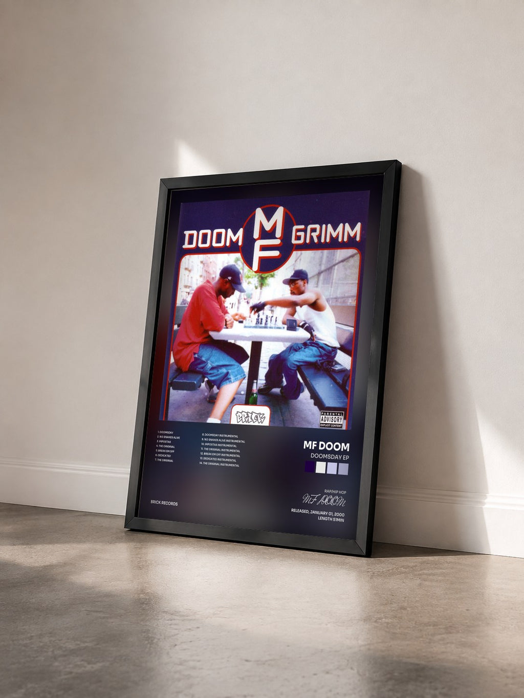 #noir Tableau de l'album Doomsday EP de MF DOOM vu de trois quarts, cadre noir