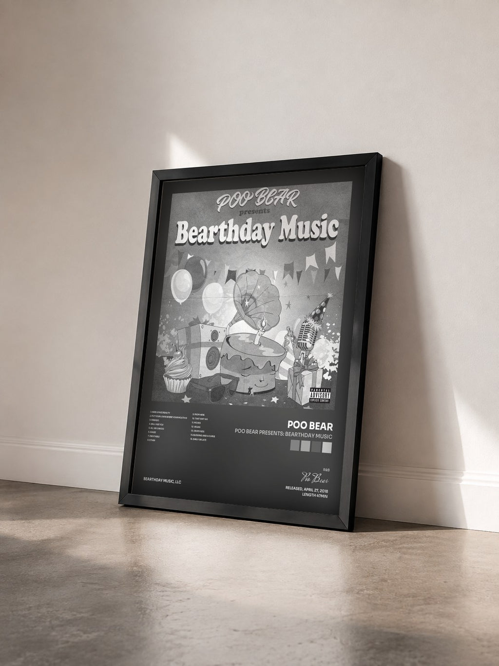 #noir Tableau de l'album Poo Bear Presents: Bearthday Music de Poo Bear vu de trois quarts, cadre noir