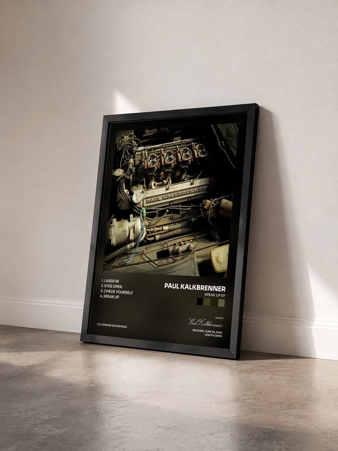 #noir Tableau de l'album Speak Up EP de Paul Kalkbrenner vu de trois quarts, cadre noir
