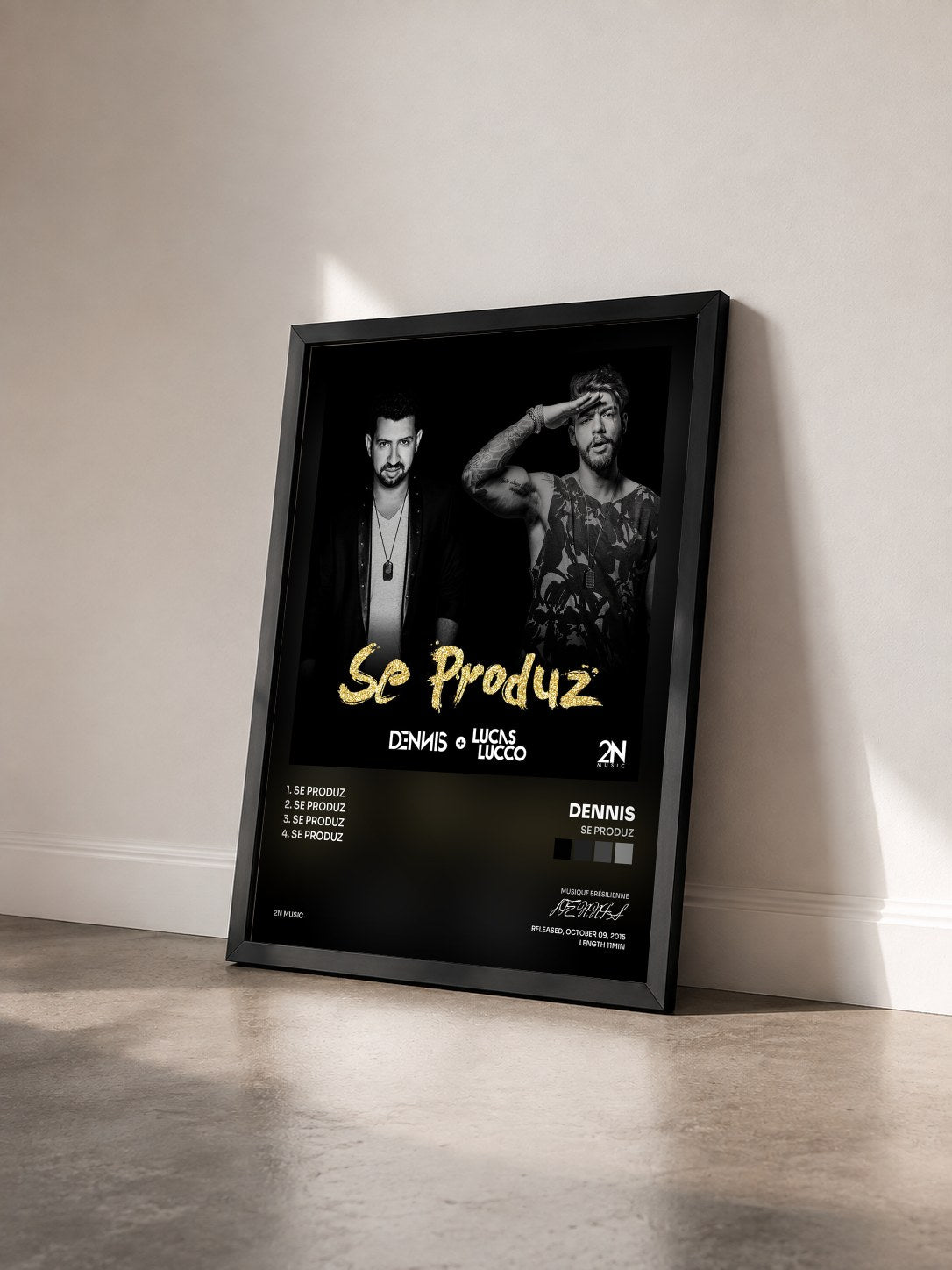 #noir Tableau de l'album Se Produz de DENNIS vu de trois quarts, cadre noir