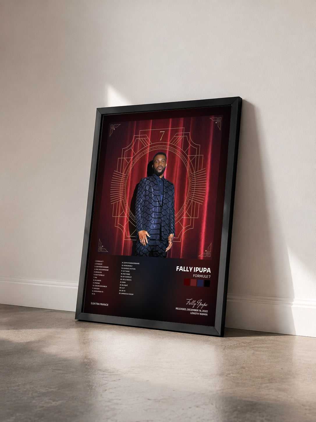 #noir Tableau de l'album Formule 7 de Fally Ipupa vu de trois quarts, cadre noir