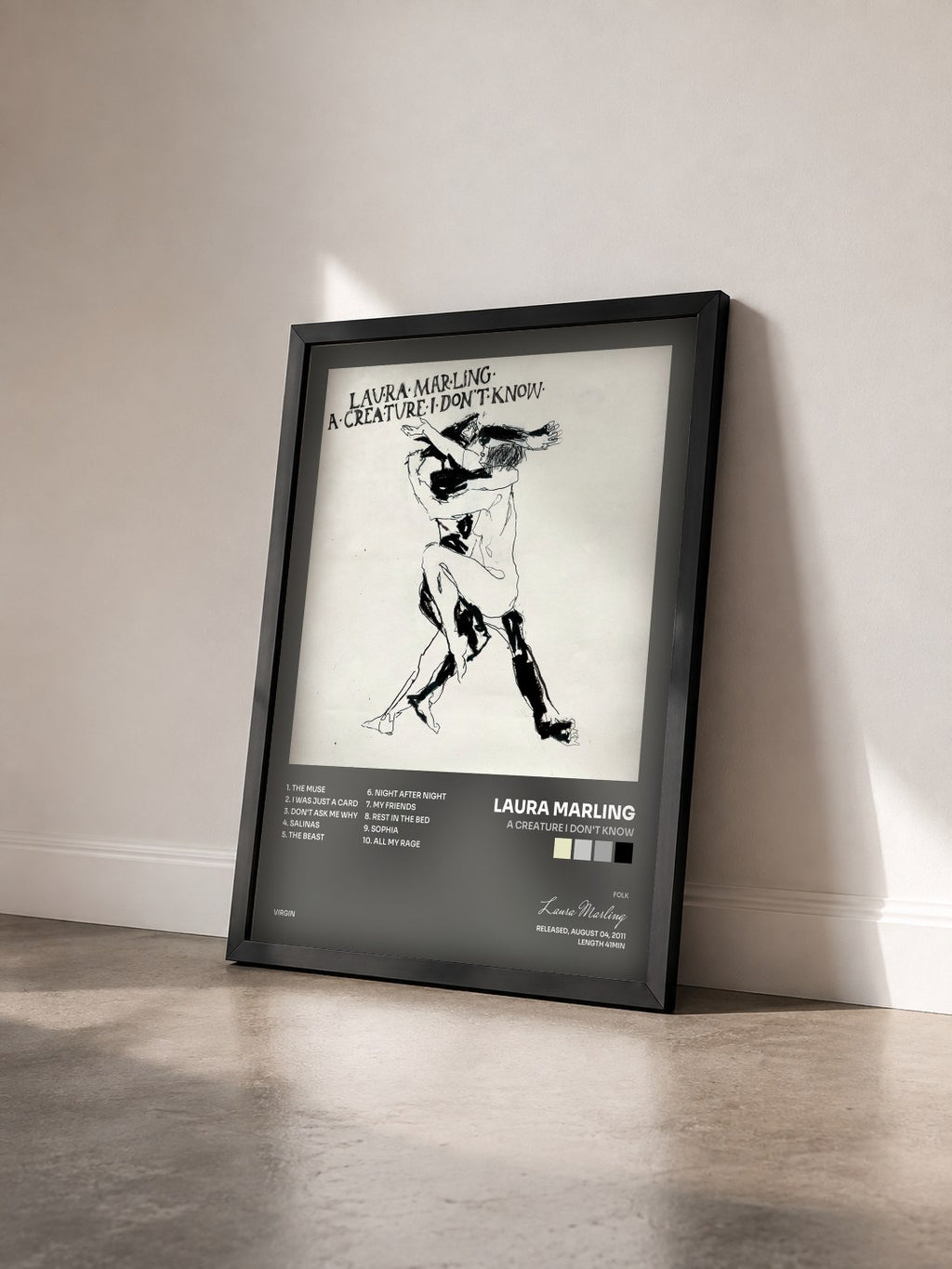 #noir Tableau de l'album A Creature I Don't Know de Laura Marling vu de trois quarts, cadre noir