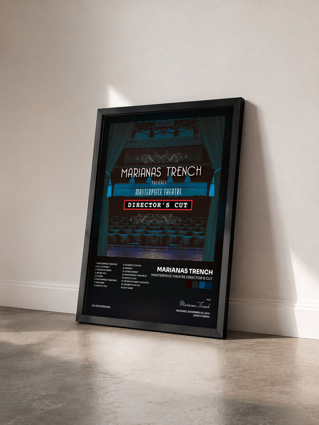 #noir Tableau de l'album Masterpiece Theatre Director's Cut de Marianas Trench vu de trois quarts, cadre noir
