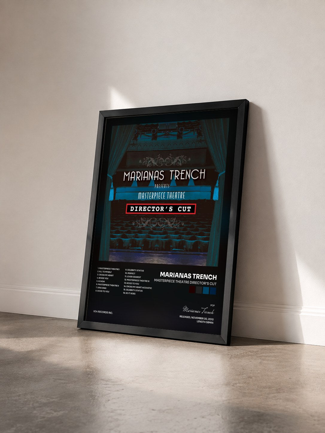 #noir Tableau de l'album Masterpiece Theatre Director's Cut de Marianas Trench vu de trois quarts, cadre noir