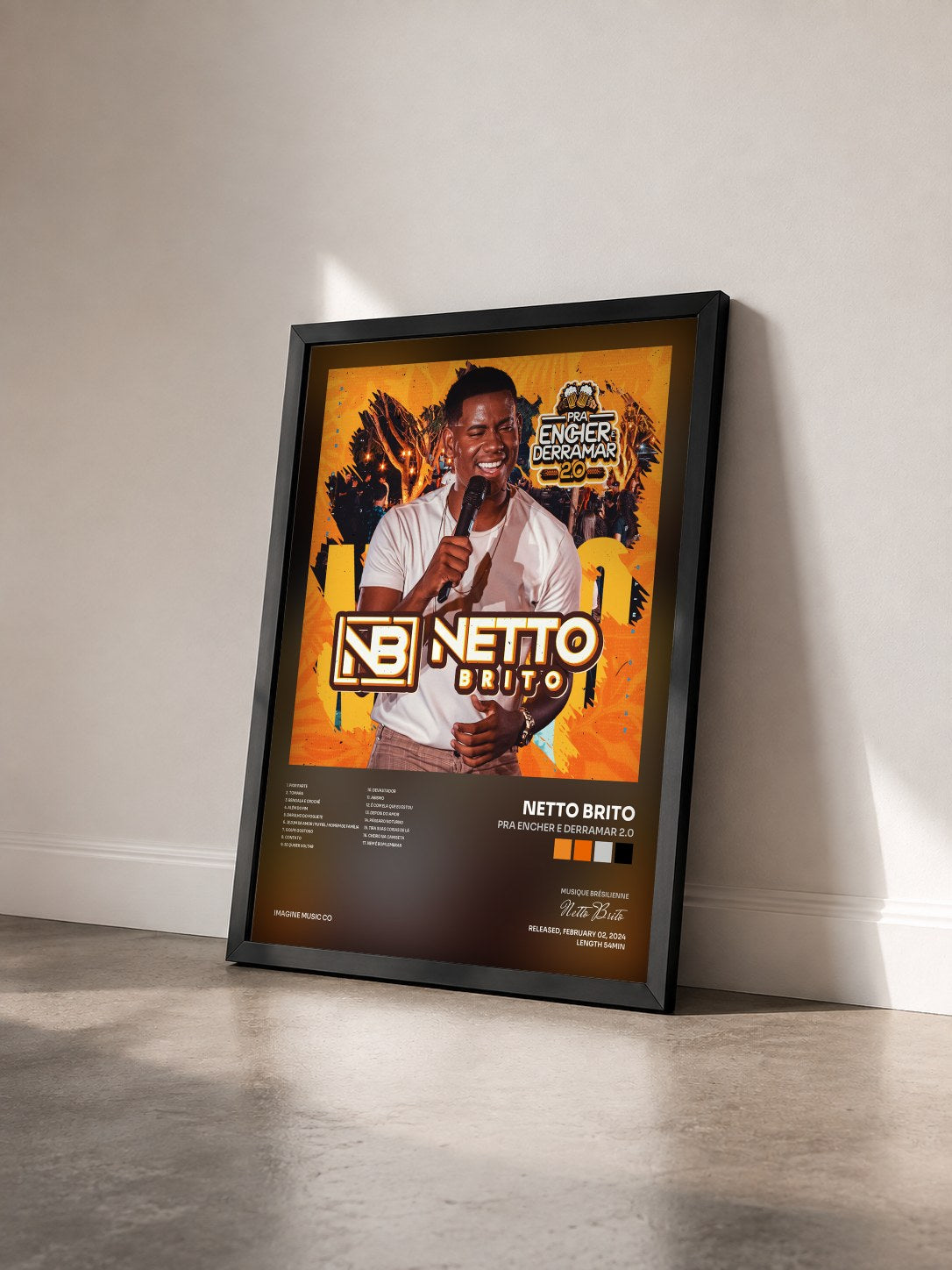 #noir Tableau de l'album Pra Encher e Derramar 2.0 de Netto Brito vu de trois quarts, cadre noir