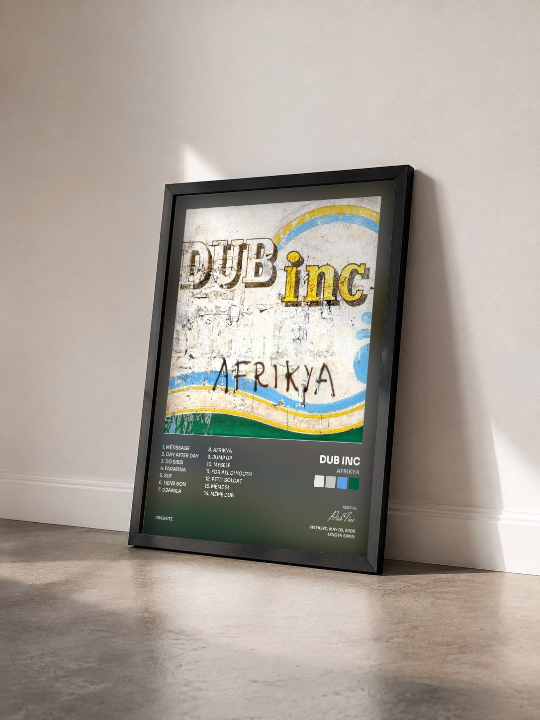 #noir Tableau de l'album Afrikya de Dub Inc vu de trois quarts, cadre noir