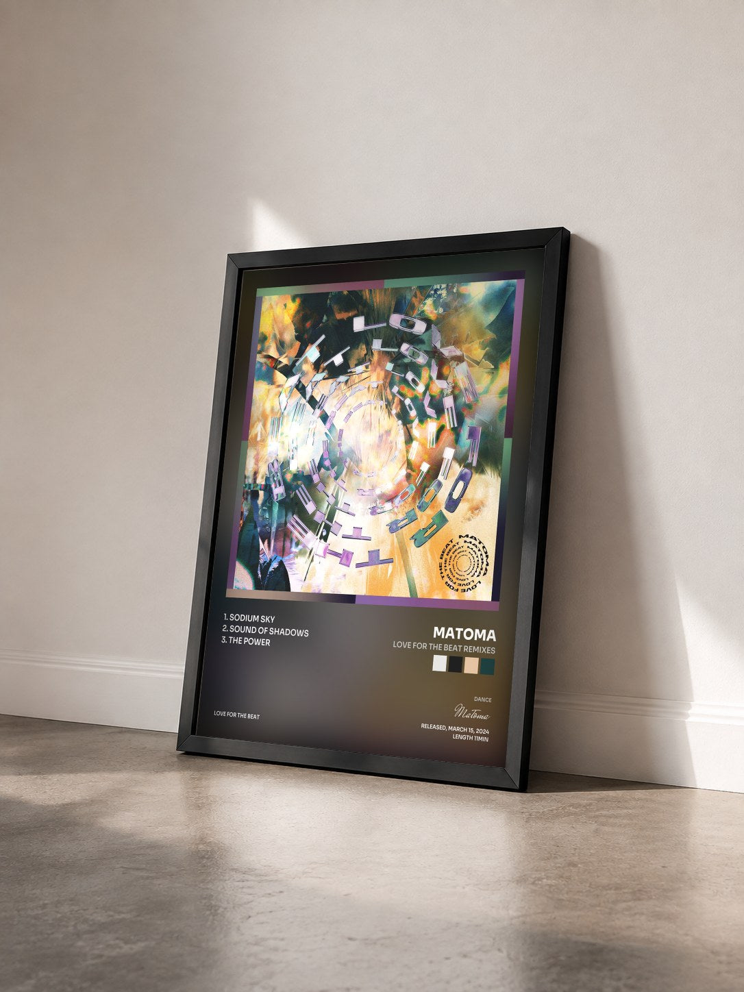 #noir Tableau de l'album Love For The Beat Remixes de Matoma vu de trois quarts, cadre noir