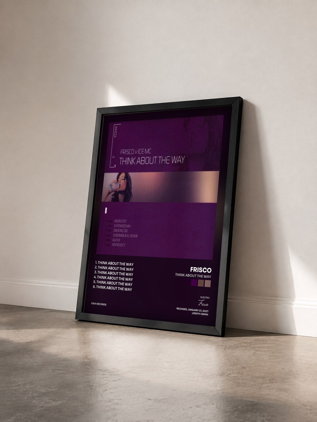 #noir Tableau de l'album Think About the Way de Frisco vu de trois quarts, cadre noir
