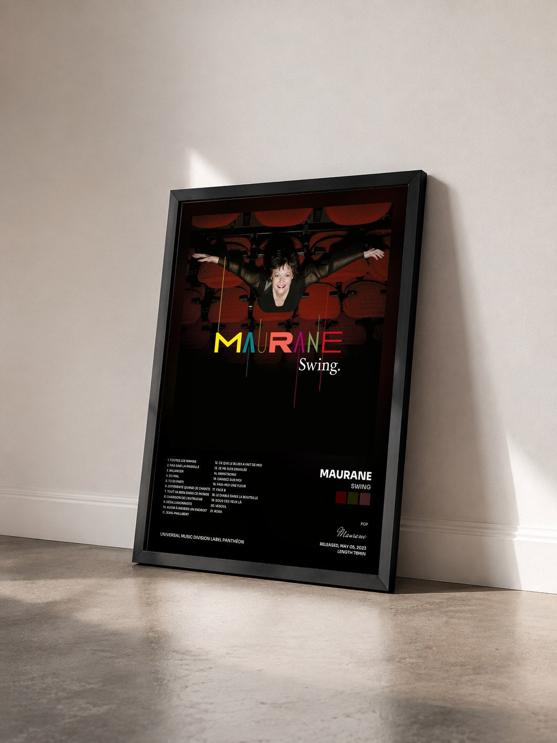 #noir Tableau de l'album Swing de Maurane vu de trois quarts, cadre noir