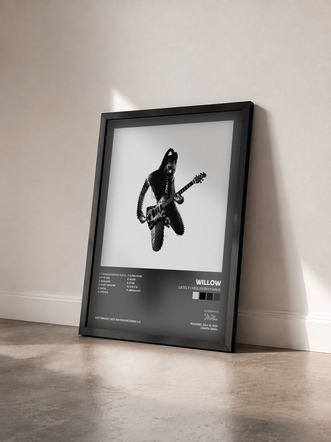 #noir Tableau de l'album lately I feel EVERYTHING de Willow vu de trois quarts, cadre noir
