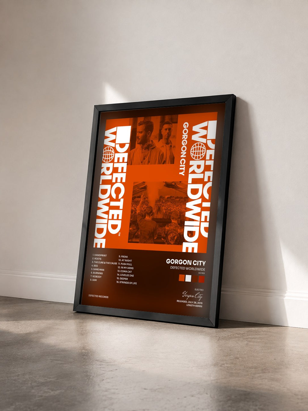 #noir Tableau de l'album Defected Worldwide (DJ Mix) de Gorgon City vu de trois quarts, cadre noir