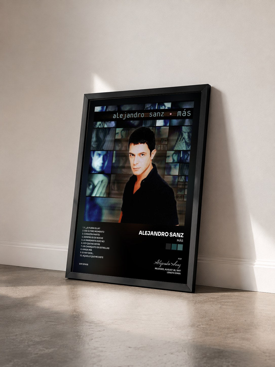 #noir Tableau de l'album Más de Alejandro Sanz vu de trois quarts, cadre noir