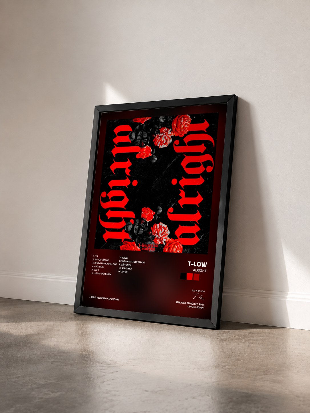 #noir Tableau de l'album Alright de T-low vu de trois quarts, cadre noir