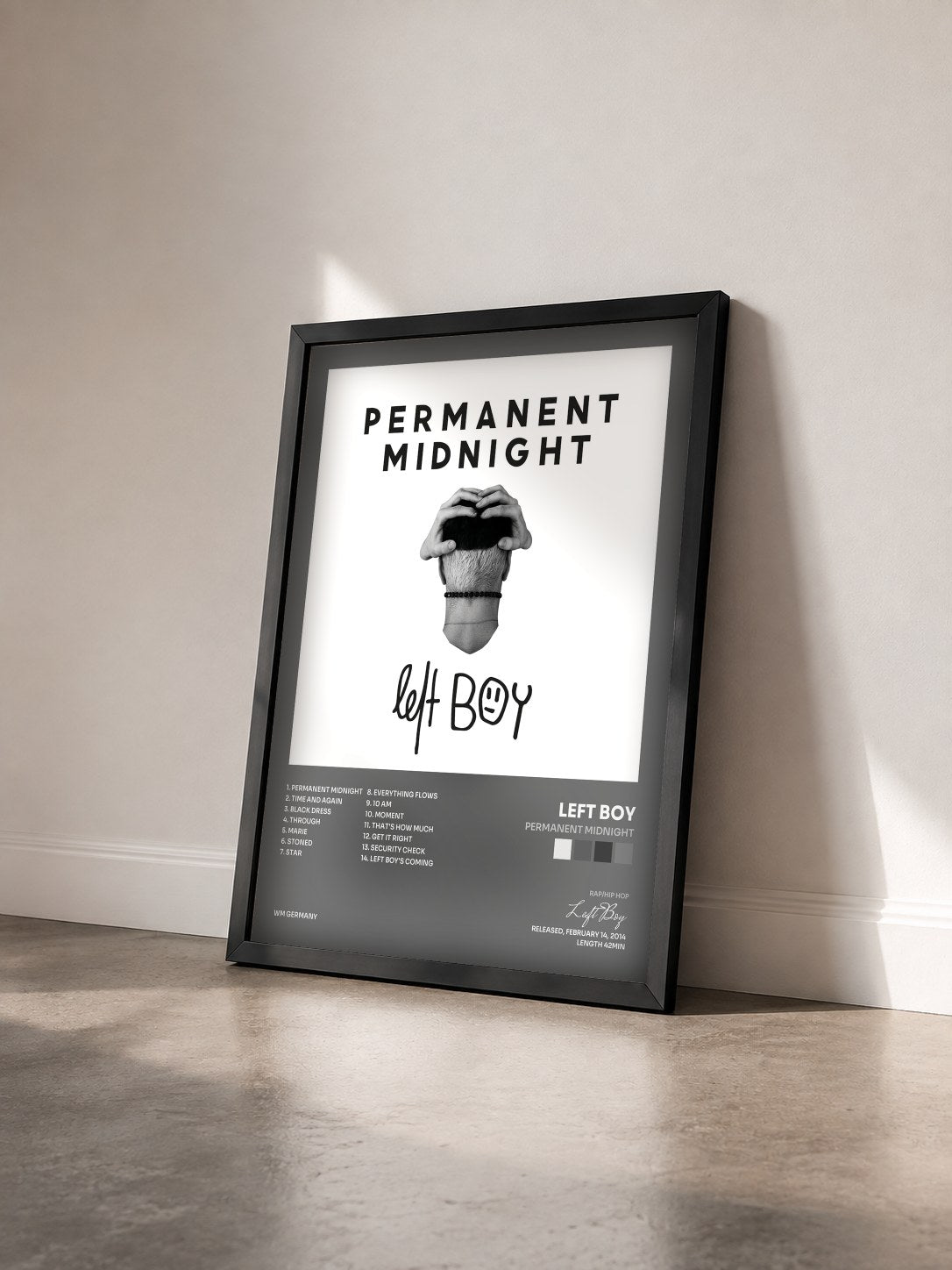 #noir Tableau de l'album Permanent Midnight de Left Boy vu de trois quarts, cadre noir
