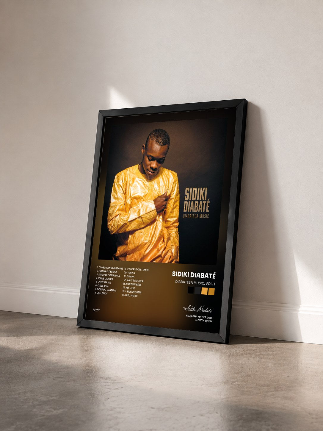 #noir Tableau de l'album Diabateba Music, Vol. 1 de Sidiki Diabaté vu de trois quarts, cadre noir