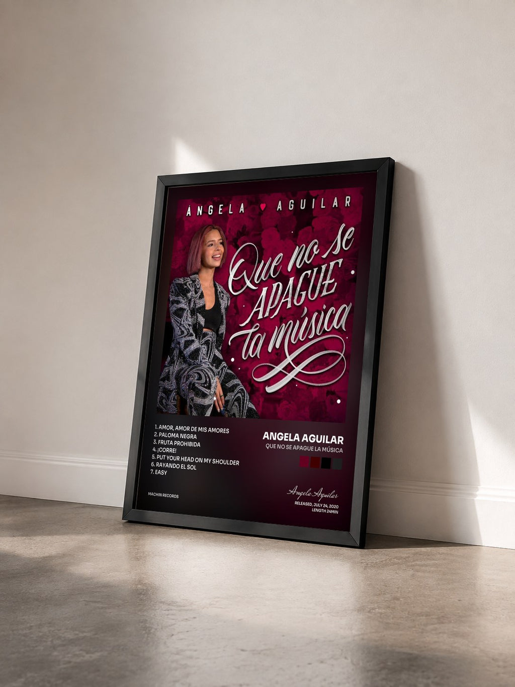 #noir Tableau de l'album Que No Se Apague La Música de Angela Aguilar vu de trois quarts, cadre noir