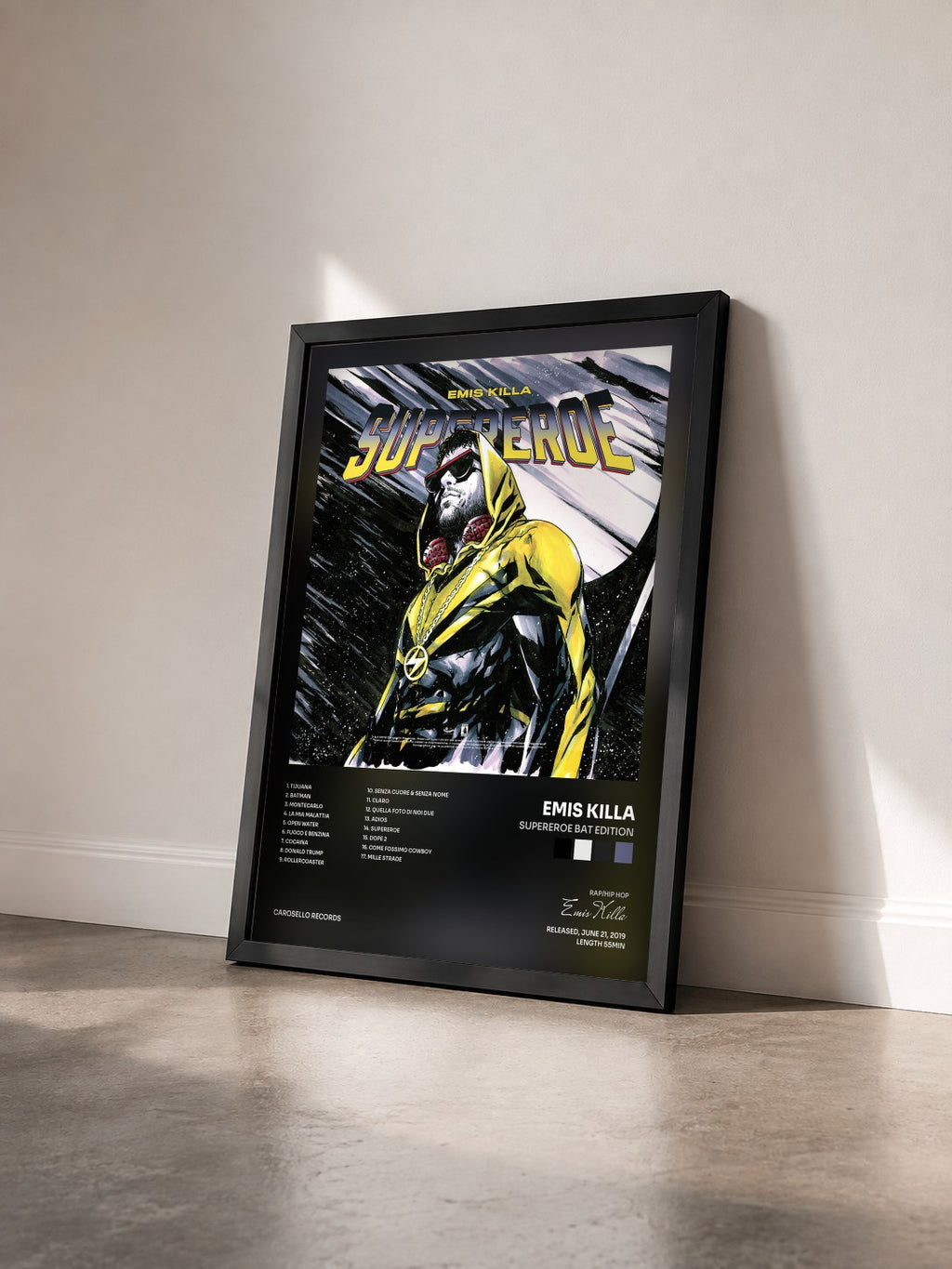 #noir Tableau de l'album Supereroe Bat Edition de Emis Killa vu de trois quarts, cadre noir