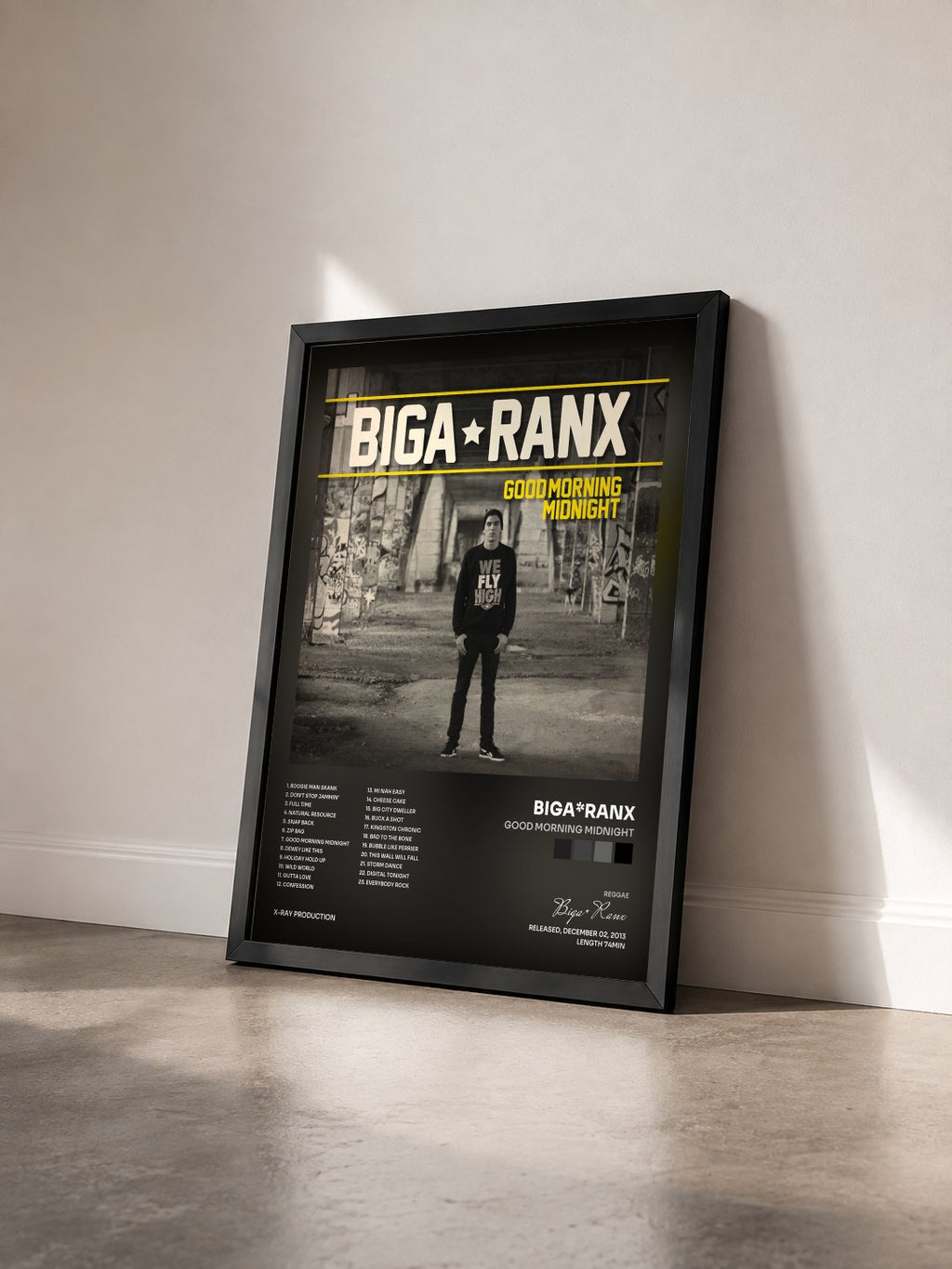 #noir Tableau de l'album Good Morning Midnight de Biga*Ranx vu de trois quarts, cadre noir