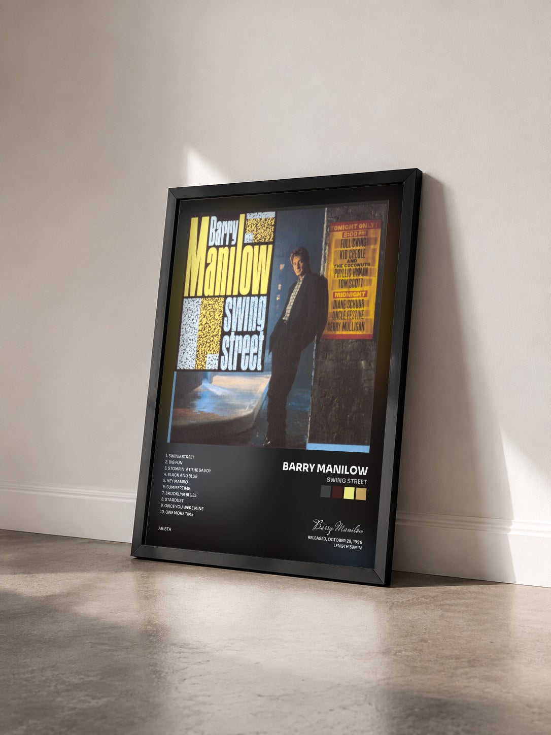 #noir Tableau de l'album Swing Street de Barry Manilow vu de trois quarts, cadre noir