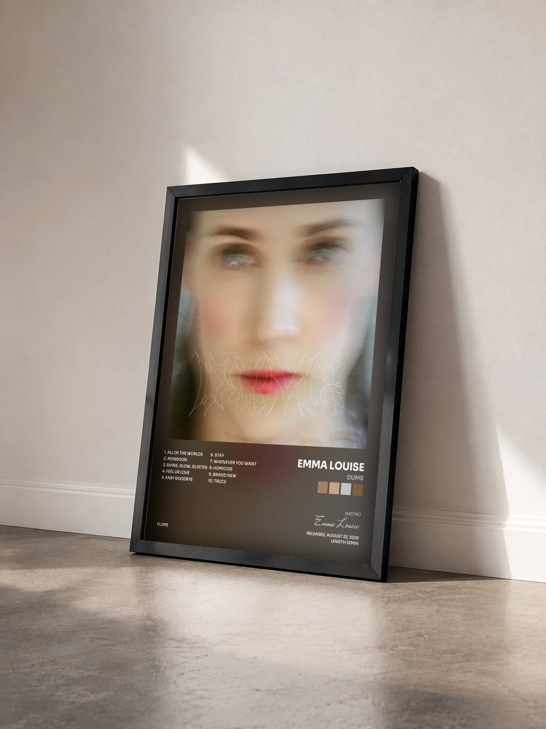 #noir Tableau de l'album DUMB de Emma Louise vu de trois quarts, cadre noir