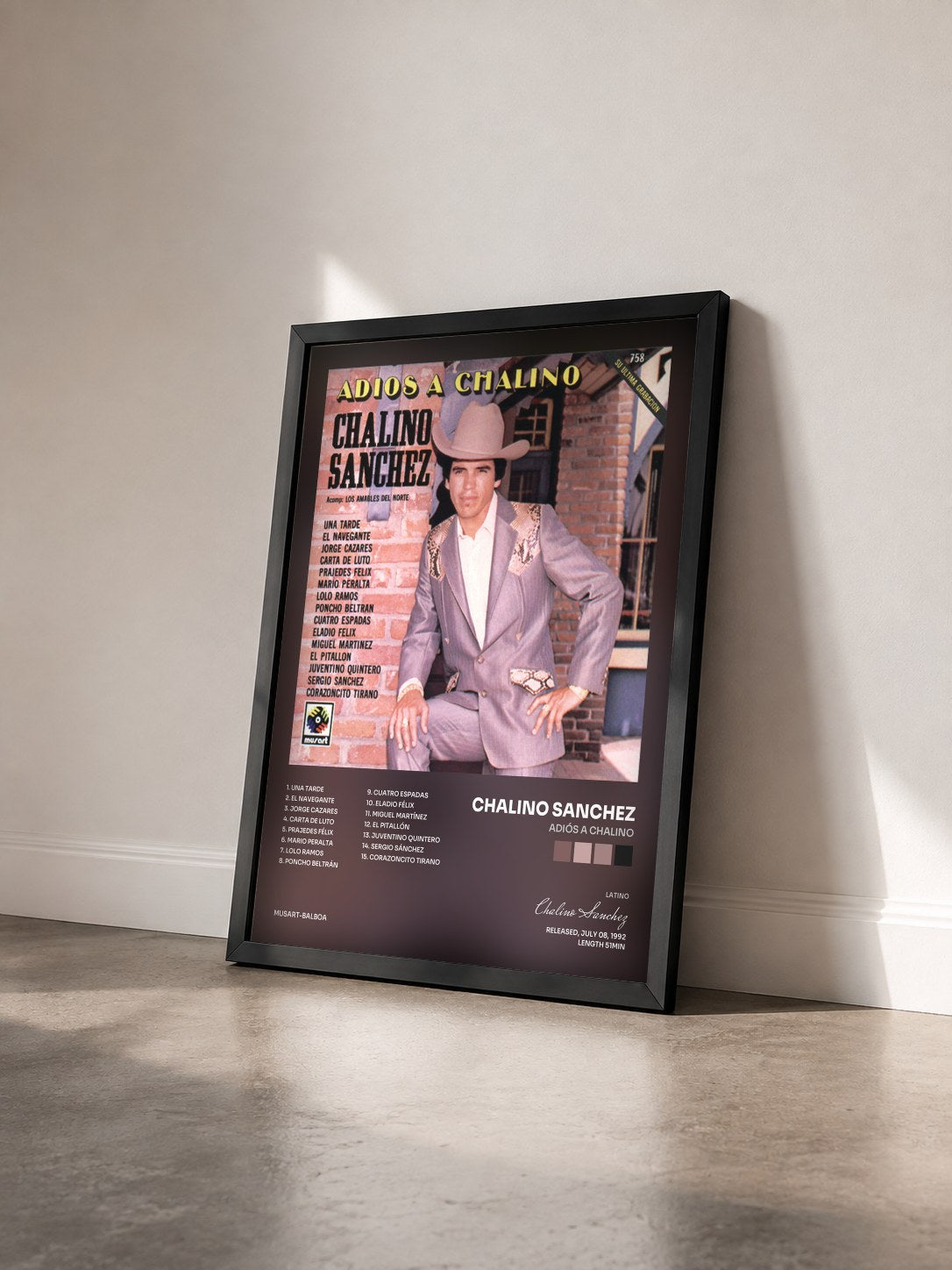 #noir Tableau de l'album Adiós A Chalino de Chalino Sanchez vu de trois quarts, cadre noir