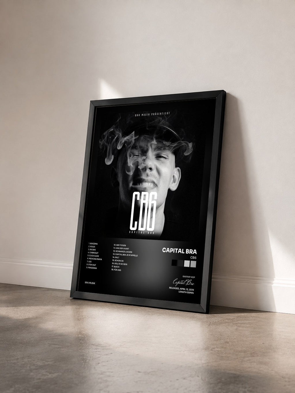 #noir Tableau de l'album CB6 de Capital Bra vu de trois quarts, cadre noir