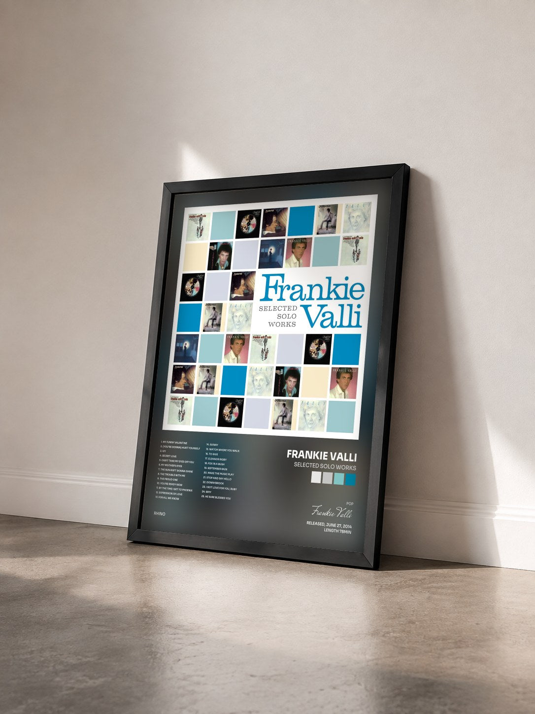 #noir Tableau de l'album Selected Solo Works de Frankie Valli vu de trois quarts, cadre noir