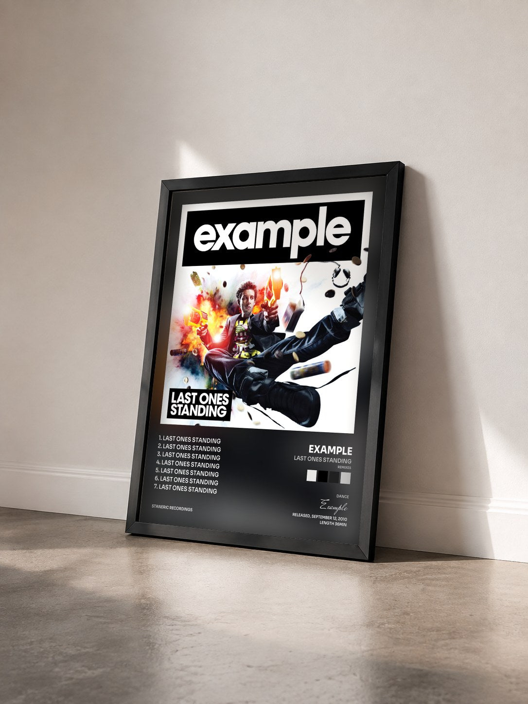 #noir Tableau de l'album Last Ones Standing (Remixes) de Example vu de trois quarts, cadre noir