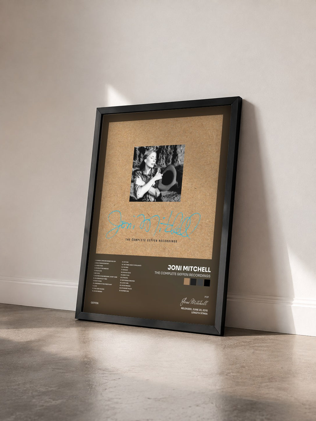 #noir Tableau de l'album The Complete Geffen Recordings de Joni Mitchell vu de trois quarts, cadre noir