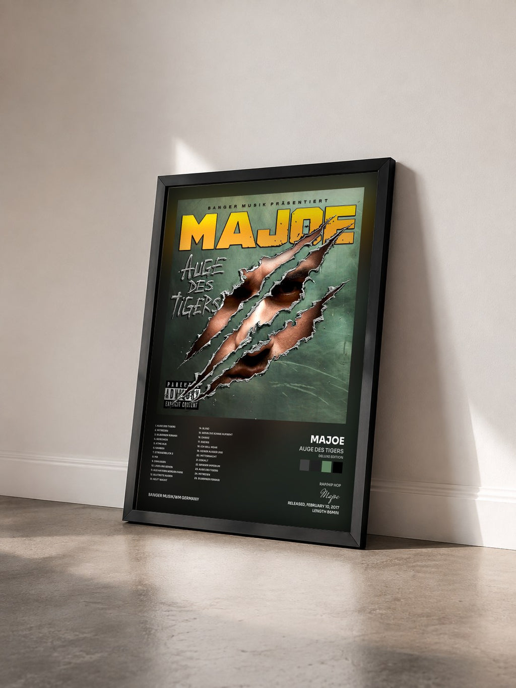 #noir Tableau de l'album Auge des Tigers (Deluxe Edition) de Majoe vu de trois quarts, cadre noir