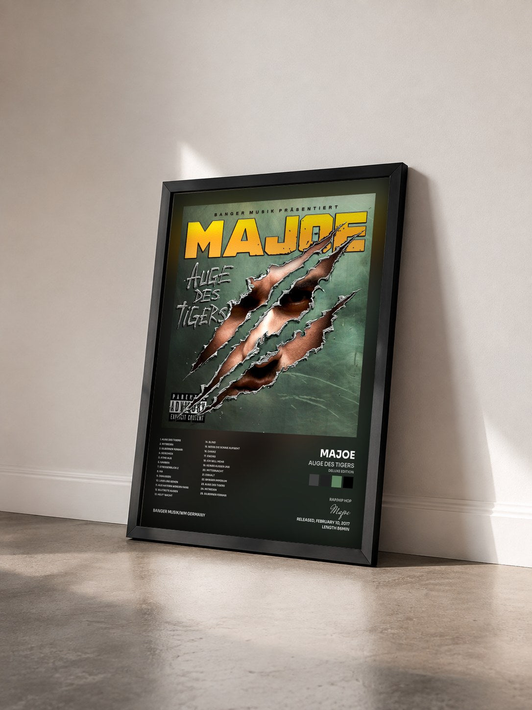 #noir Tableau de l'album Auge des Tigers (Deluxe Edition) de Majoe vu de trois quarts, cadre noir