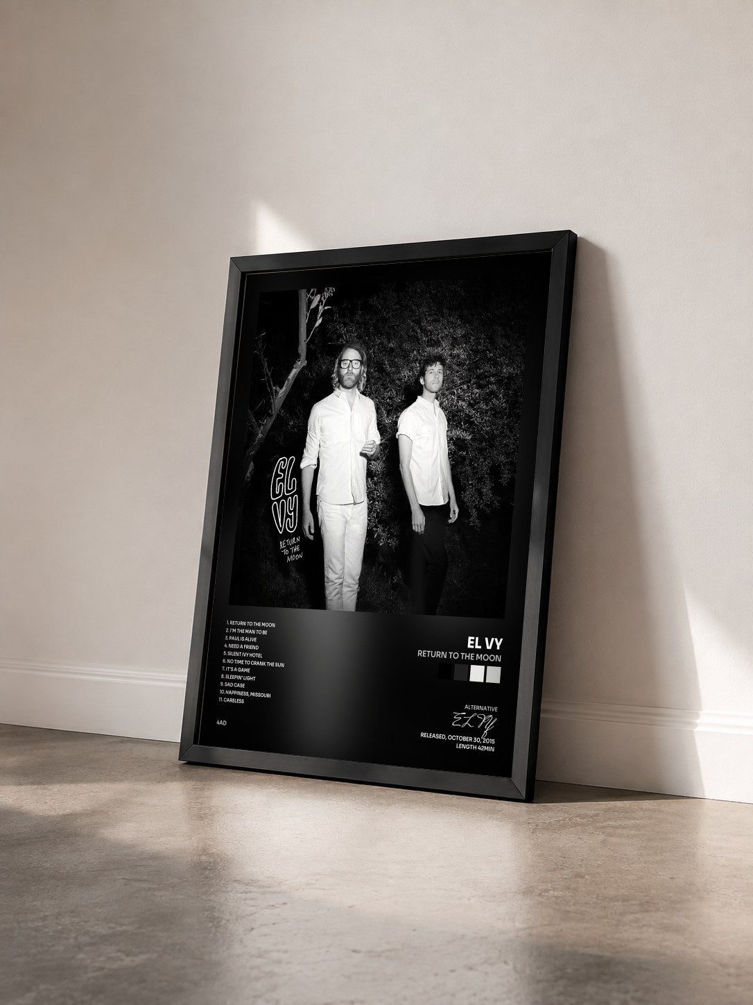 #noir Tableau de l'album Return to the Moon de EL VY vu de trois quarts, cadre noir