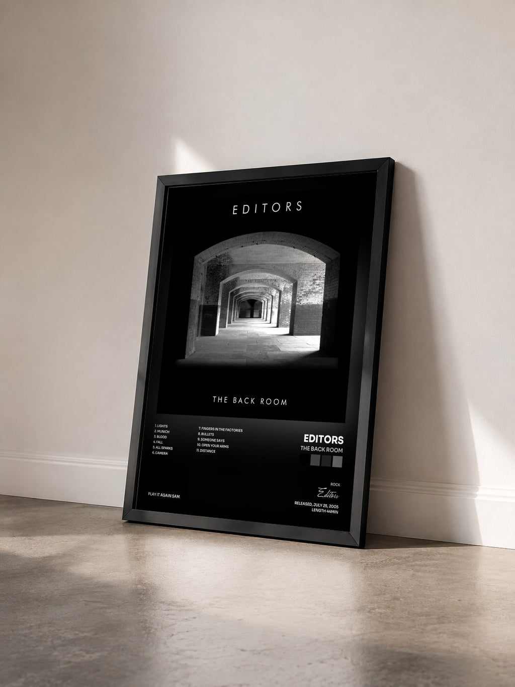 #noir Tableau de l'album The Back Room de Editors vu de trois quarts, cadre noir