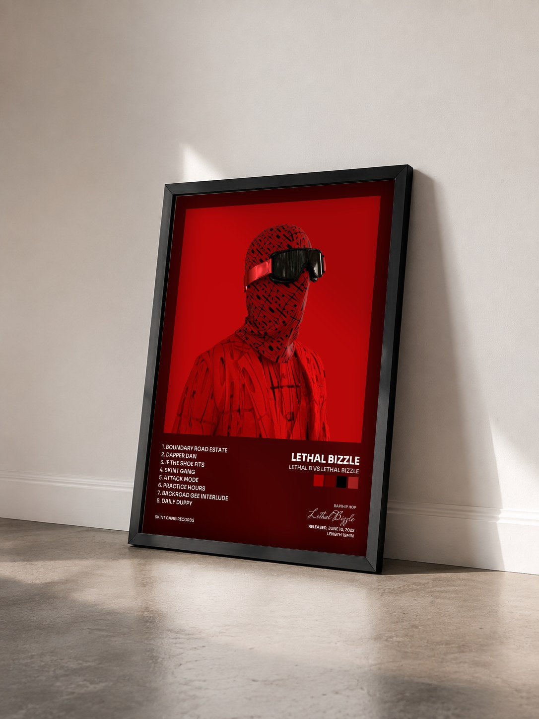 #noir Tableau de l'album Lethal B vs Lethal Bizzle de Lethal Bizzle vu de trois quarts, cadre noir