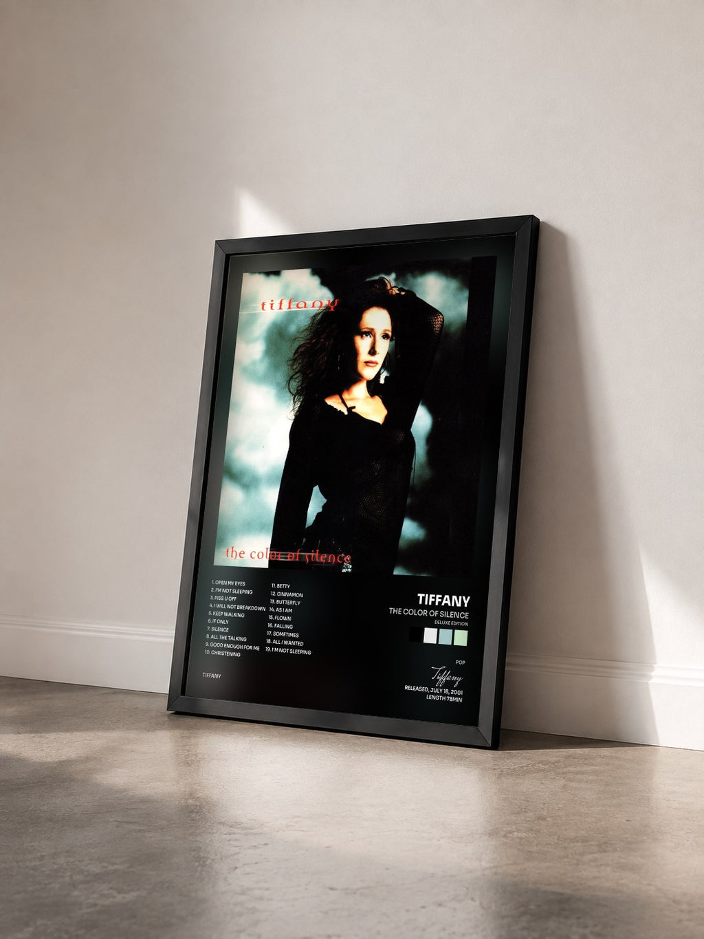 #noir Tableau de l'album The Color of Silence (Deluxe Edition) de Tiffany vu de trois quarts, cadre noir
