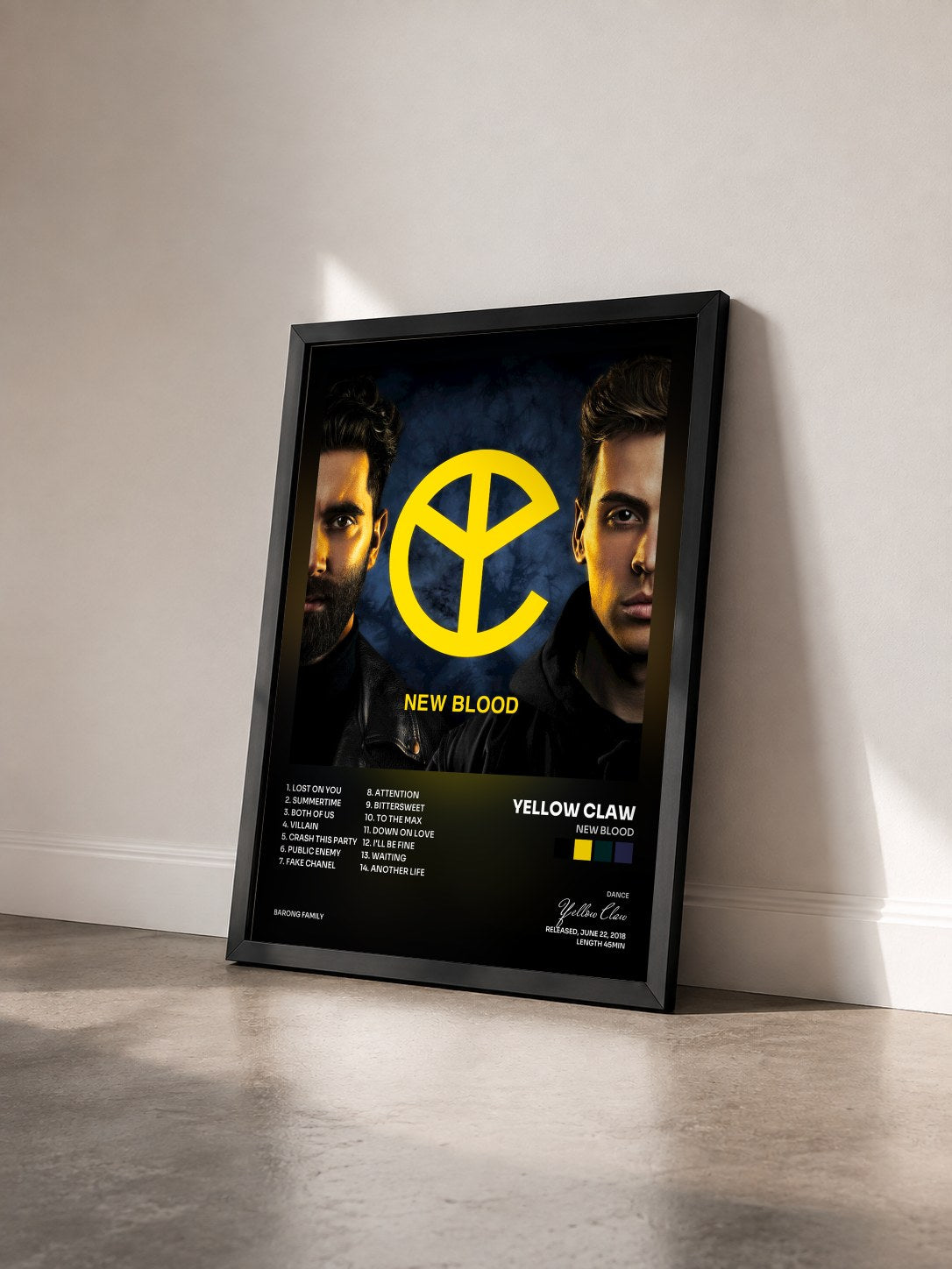#noir Tableau de l'album New Blood de Yellow Claw vu de trois quarts, cadre noir