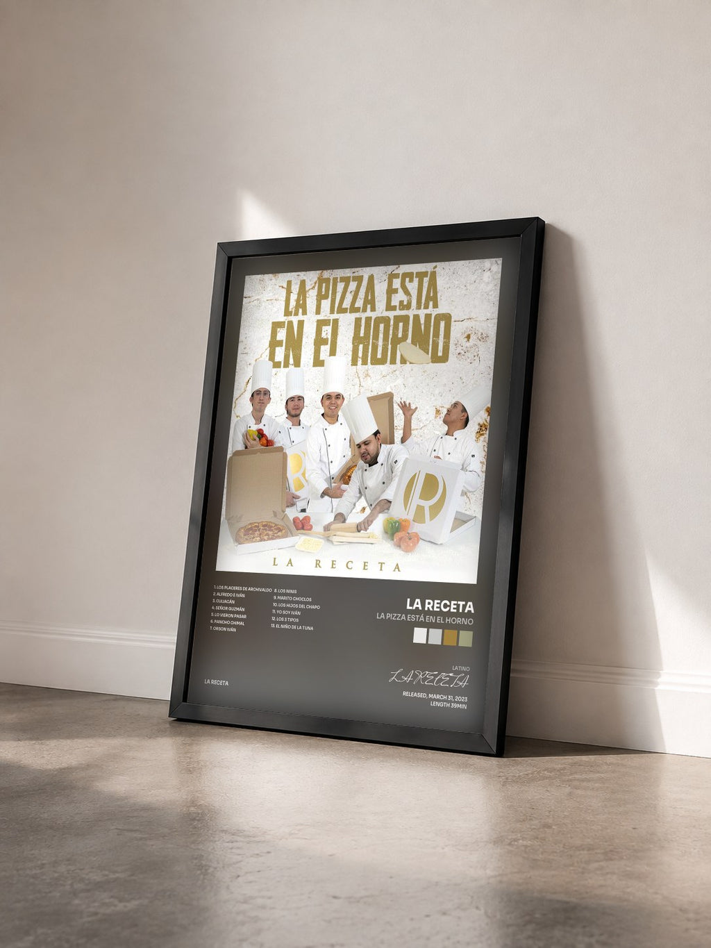 #noir Tableau de l'album La Pizza Está En El Horno de LA RECETA vu de trois quarts, cadre noir