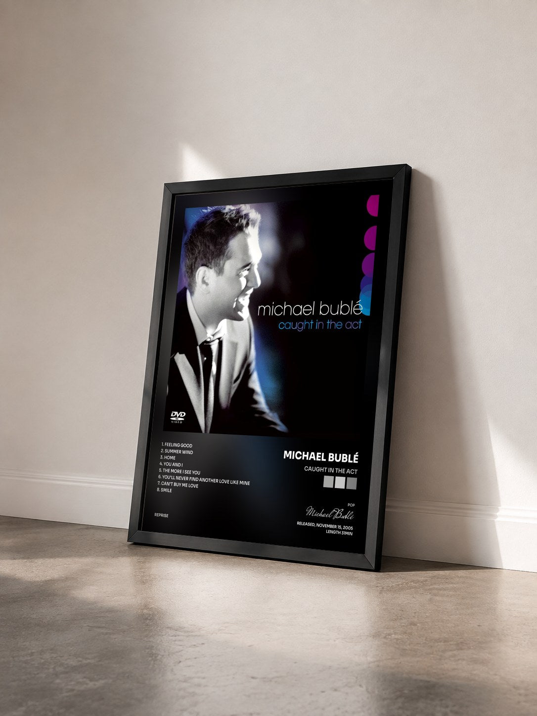 #noir Tableau de l'album Caught in the Act de Michael Bublé vu de trois quarts, cadre noir