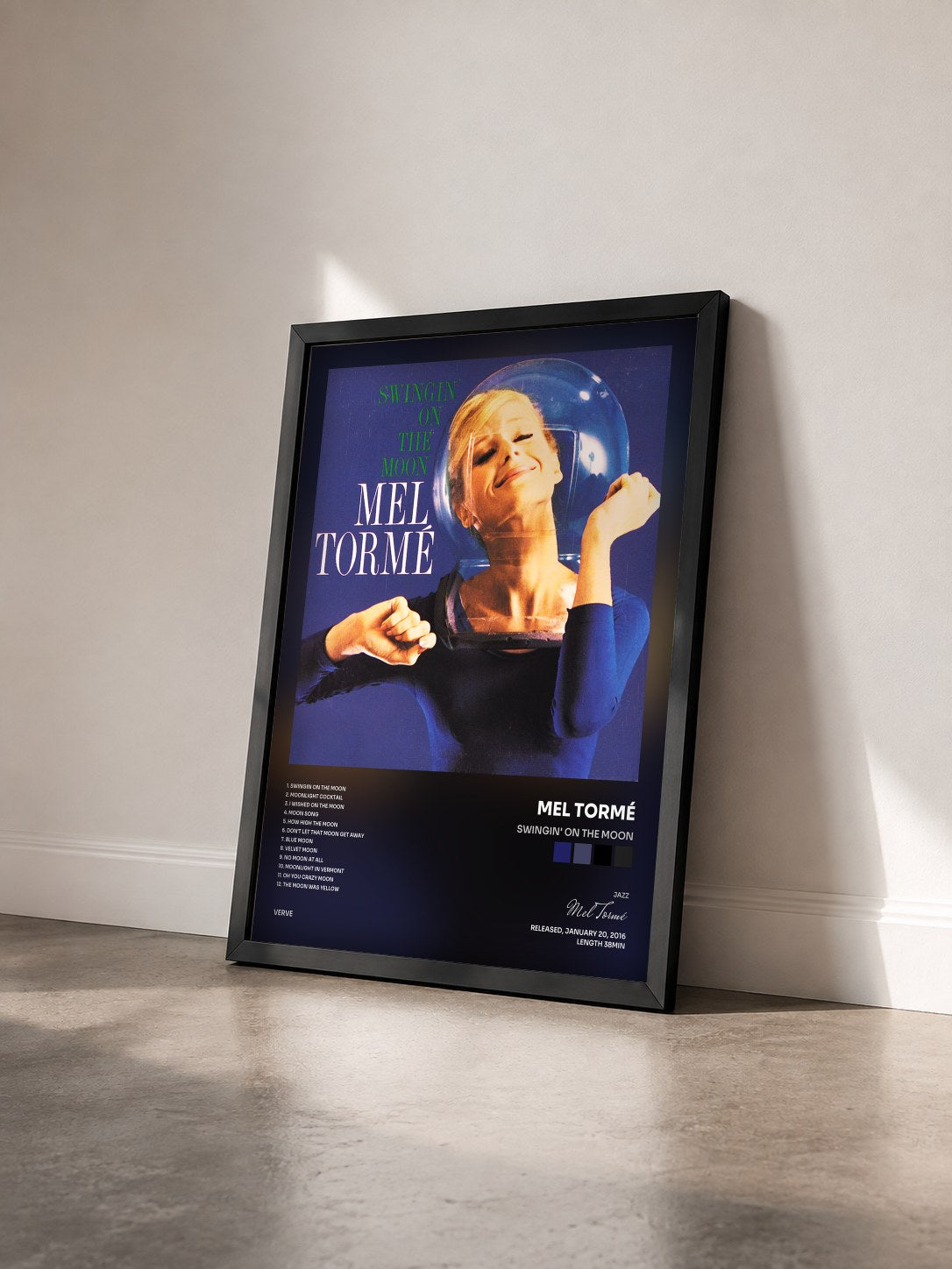 #noir Tableau de l'album Swingin' On The Moon de Mel Tormé vu de trois quarts, cadre noir