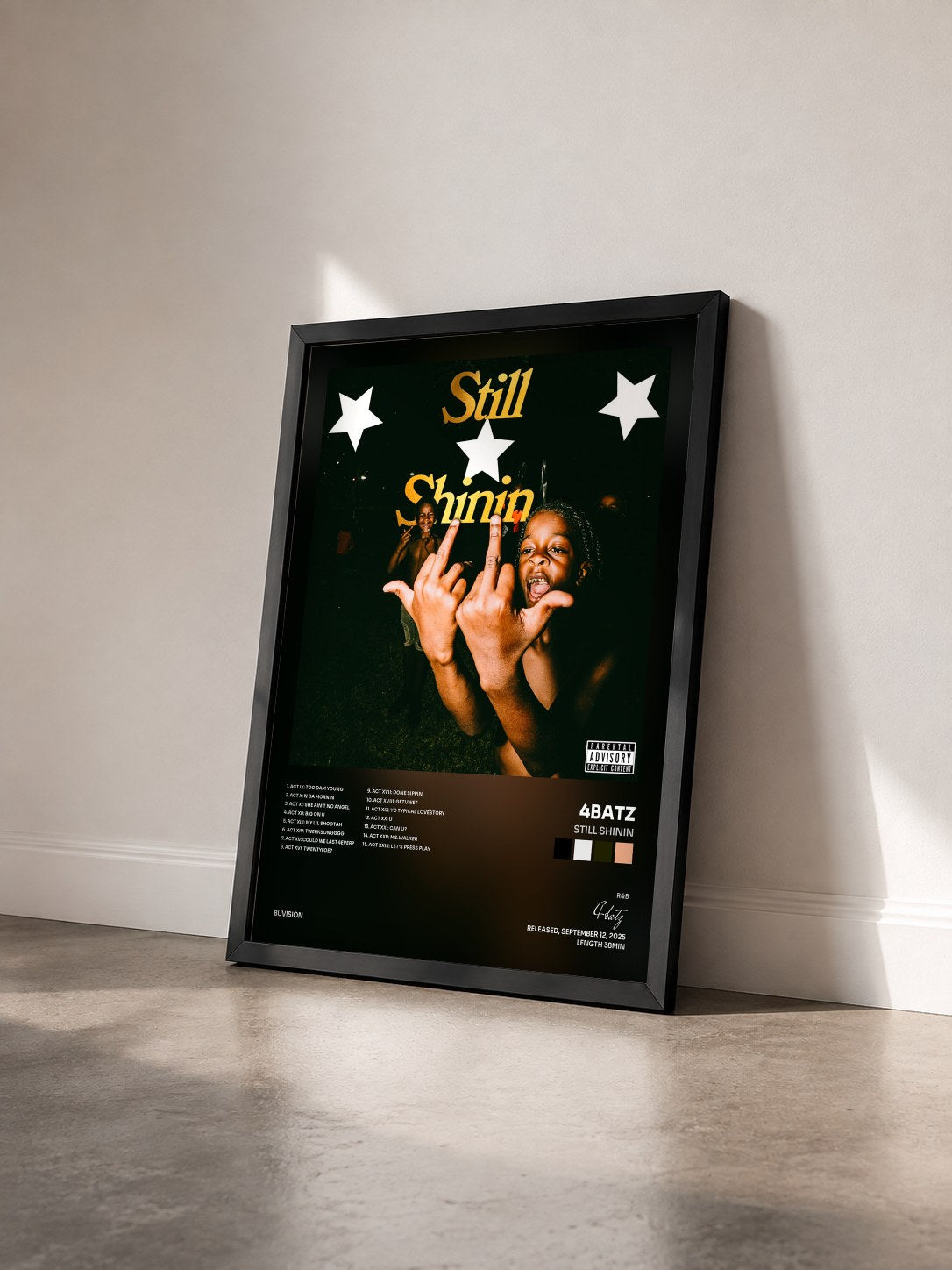 #noir Tableau de l'album Still Shinin de 4batz vu de trois quarts, cadre noir