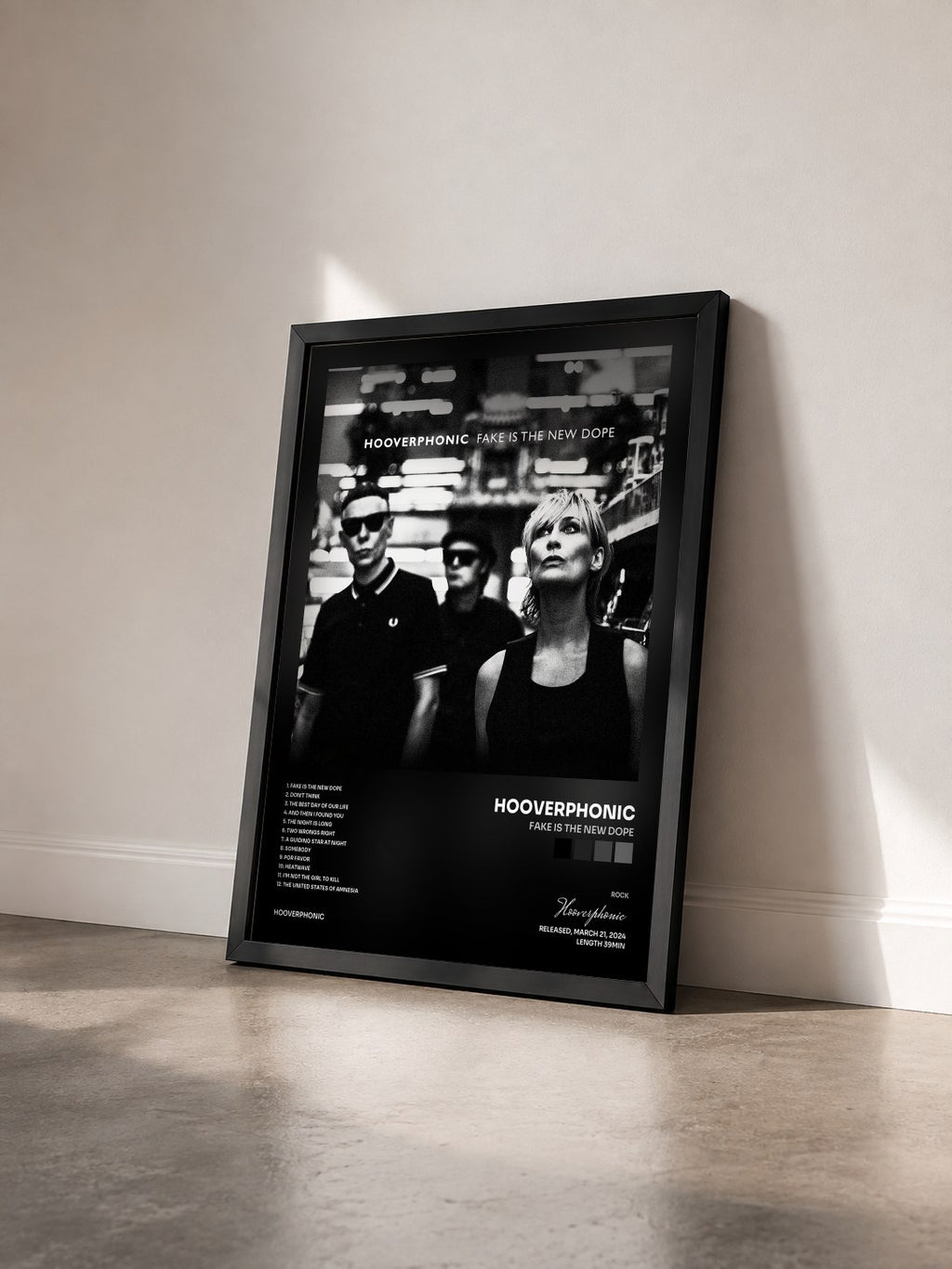 #noir Tableau de l'album Fake Is The New Dope de Hooverphonic vu de trois quarts, cadre noir